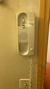 Photo de galerie - Réparation d’un interphone 