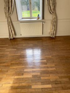 Photo de galerie - Cirage parquet 