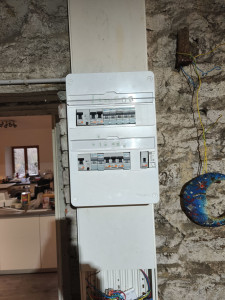 Photo de galerie - Réalisation et installation de tableau électrique 