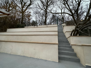 Photo de galerie - Murs en béton, dalle en béton suspendu et escalier 