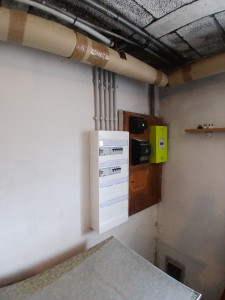 Photo de galerie - Rénovation tableau triphasé - avec réservation demander par le client pour évolution habitation (pompe à chaleur, climatisation, borne de recharge...)