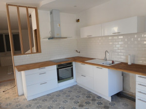 Photo de galerie - Pose d’une cuisine et montage verrière