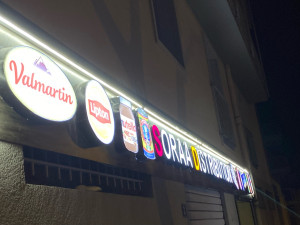 Photo de galerie - Panneaux pub