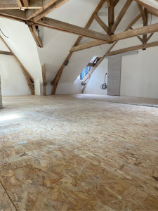 Photo de galerie - Rénovation complète de combles aménageables avec isolation et mise en œuvre d’un plancher bois isolé 