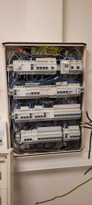 Photo de galerie - Installation des prises 