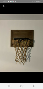 Photo de galerie - Fixation d'un panneau de basket dans mur béton 