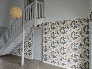 Photo de galerie - Réalisation de Peinture Mirale, et Tapisserie. peinture escalier.
