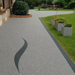 Photo de galerie - Allée en resin'gom.
antidérapant,  résistance +40°/-40°.
drainant, ne fissure pas