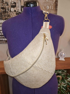 Photo de galerie - Réalisation d'un sac demi-lune 