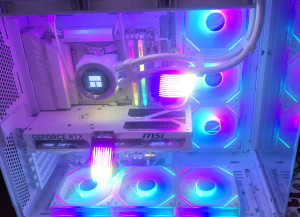Photo de galerie - Installation Windows 11 pro avec la gestion RGB de la carte mère.