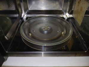 Photo de galerie - Faire la vaisselle (assiettes,micro-ondes...)