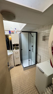 Photo de galerie - Remplacement d’une baignoire par une cabine de douche 