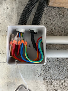 Photo de galerie - Raccordement d’une boîte de dérivation 