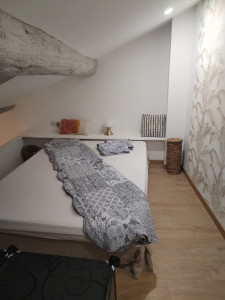 Photo de galerie - Préparation pour les nouveaux locataires. Linge de lit propre. Présenté comme ceci.
Oreillers rangés dans le placard, et oui certains préfèrent leur propre oreiller. 