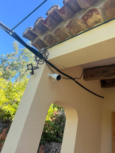 Photo de galerie - Pose de caméra extérieur 