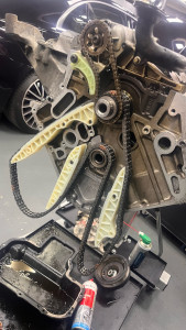 Photo de galerie - Chaîne de distribution avec de glisseur 