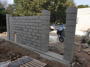Photo de galerie - Construction d’un mur avec portillons 