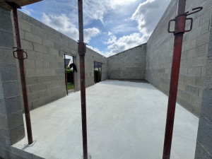 Photo de galerie - Garage 50m2 avec 2 baie vitrée et 1 porte