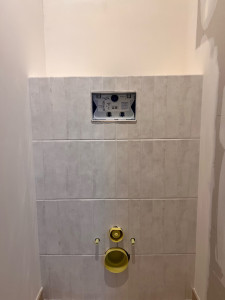 Photo de galerie - Faïence déco avec relief  pour ce bâti support 