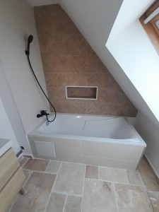 Photo de galerie - Remplacement d'un receveur de douche par baignoire 