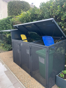 Photo de galerie - Je réalise Caches poubelles/ Abris vélos/ Abris Jardin sur mesure.