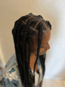 Photo de galerie - Large knotless braids
