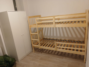 Photo de galerie - Lit et armoire 