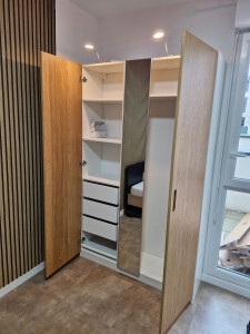 Photo de galerie - Montage armoire et installation luminaire