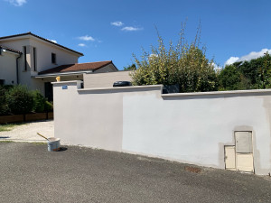 Photo de galerie - Nettoyage et peinture des murs extérieurs 