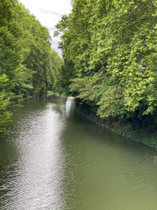 Photo de galerie - Je suis aide à domicile depuis 10 ans.  a l’écoute vos besoins,je saurais vous donner satisfaction paiement en CESU.bonne journée et à bientôt,