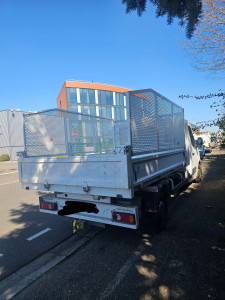 Photo de galerie - Camionnette benne disponible