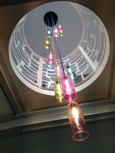 Photo de galerie - Luminaires suspendu ds cage d'escalier 