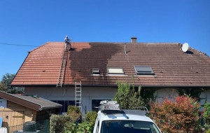 Photo de galerie - Voici le décapage à haute pression de Toiture
