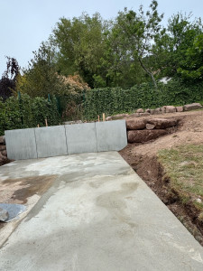 Photo de galerie - Réalisation d’un mur de soutènement+ Extension d’une dalle béton 