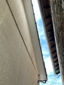 Photo de galerie - Rive de toit refait à neuf entièrement et pose de lambris PVC