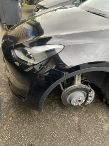 Photo de galerie - Remplacement des 4 pneus et plaquettes Avant sur Tesla Modèle Y 