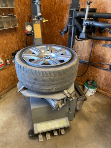 Photo de galerie - Remplacement de pneus sur BMW 320d 