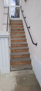 Photo de galerie - Escalier structure bois et marches béton