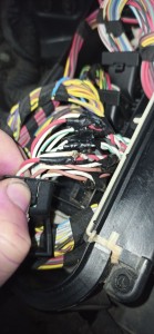 Photo de galerie - Diagnostic câblage d'injection BMW... jolie salade de cables, a cause de professionnels peu consciencieux.. 