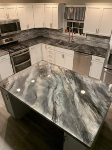 Photo de galerie - Voici une réalisation de plan de travail en époxy