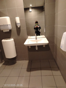 Photo de galerie - Ménage toilette d'une sale de sport 