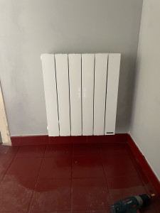 Photo de galerie - Pose radiateur à inertie