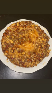Photo de galerie - Cinamon géant façon tatin aux noix de pécan caramélisées sans gluten sans lactose 