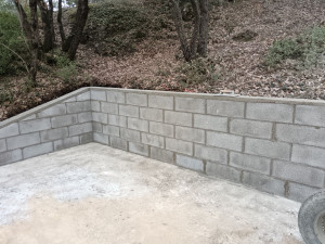 Photo de galerie - Mur et dalle pour abri jardin 