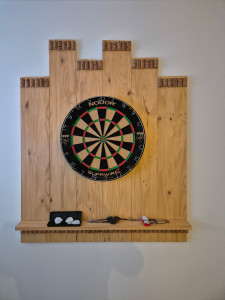 Photo de galerie - Création et pose support cible de fléchettes 