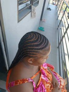 Photo de galerie - Natte collé sur cheveux crépus 