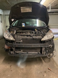 Photo de galerie - Remplacement Par-choc Avant où Arrière 
Garniture de pare-choc 
Feu Avant où Arrière 
Portes Avant où Arrière 
Ailes Avant 
Capot
Hayon
Vitres 
Lève vitre 