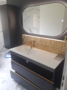 Photo de galerie - Salle de bains presque terminée. 