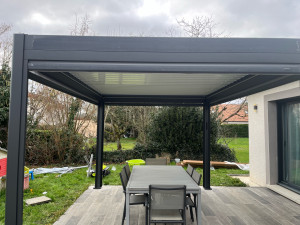 Photo de galerie - Montage pergola électrique 