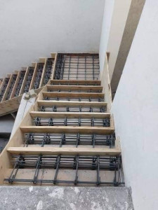 Photo de galerie - Préparation d'un escalier à Vitrolles 